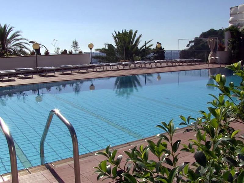 C1E3BA17513F32D437DC878C2C86A148