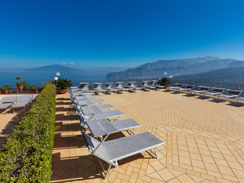 FB02D76C20C6432081F0B2610A3F3D43