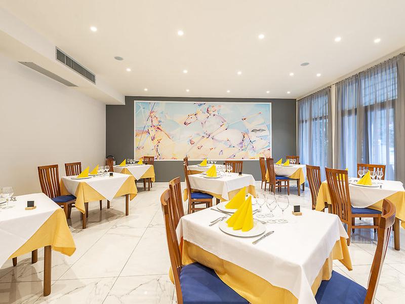 1415E86F2BDAD16D81BD49D7CB44A526