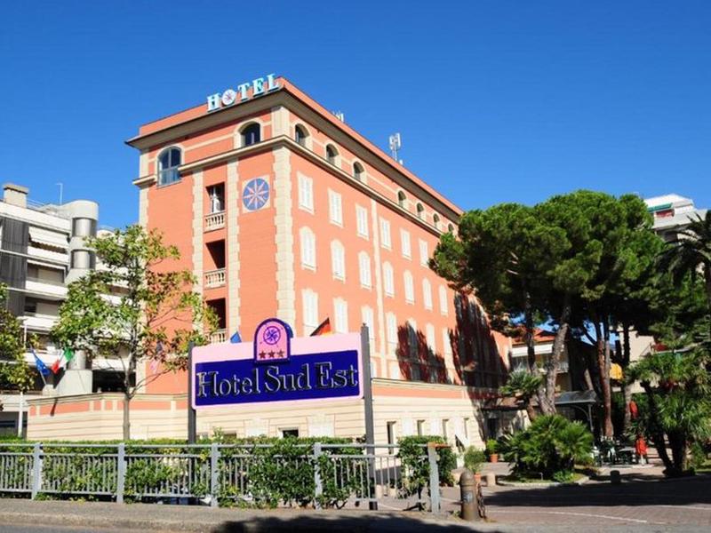 AF4D91FD9A2A45FF8865E41181A64AE3