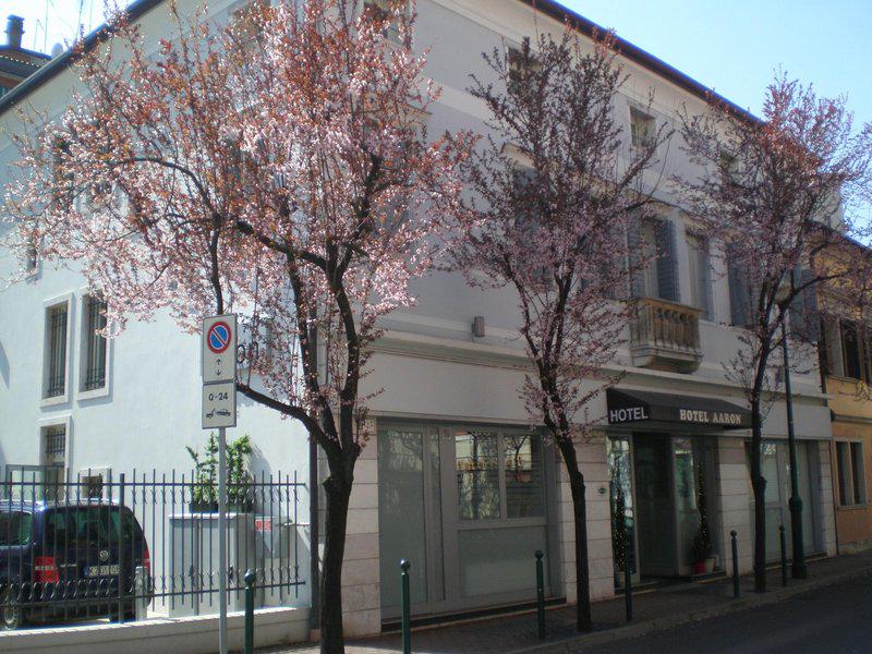 DCBF5241C913EE863408D1D5CAFB9D79