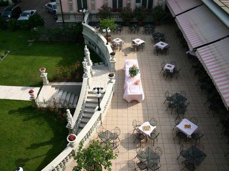 8A5076C6AAF657218C6AD8B18B621B7C