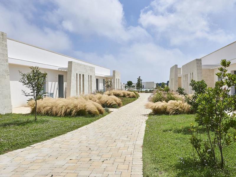 FC0A1555B2D493DEEE3163B93EA3EA0B