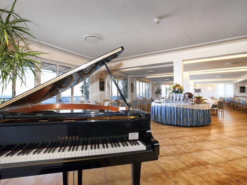 7136AC20DF9D7D6F958D62A6CD92633E