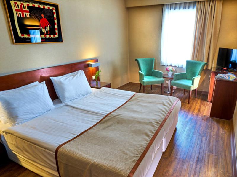 F4EFBA03FD3A7B8B362DA1BDCCFC6636