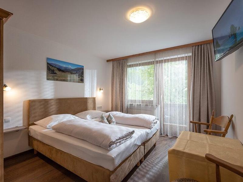 AE4F5813B1E7B740AC4072A88B14D185