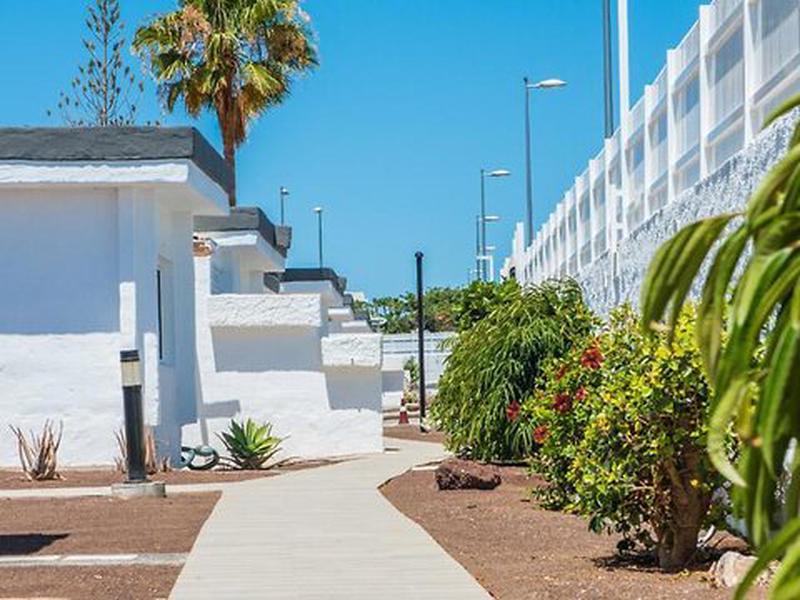 2F8F6D2C657307F11C57B108343AE27E