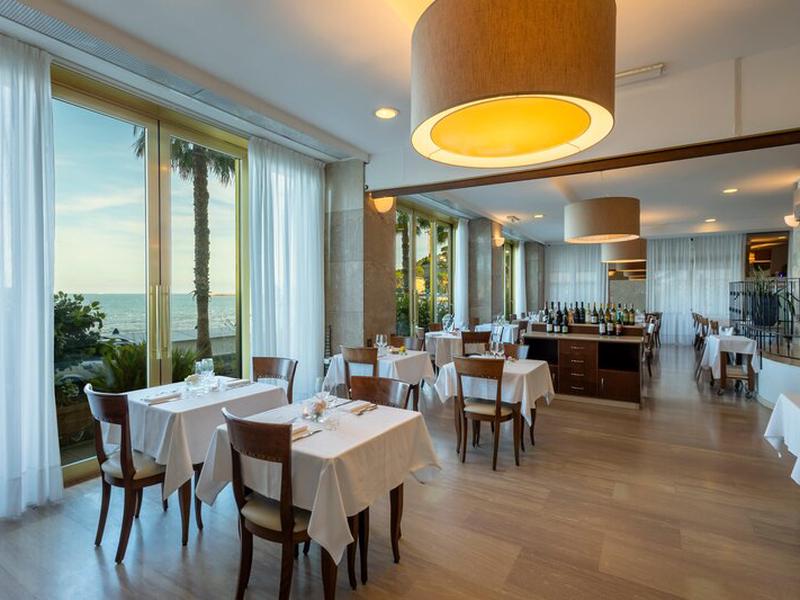 A8F5F5F92E2D6D0E00D965B3EA901DB1