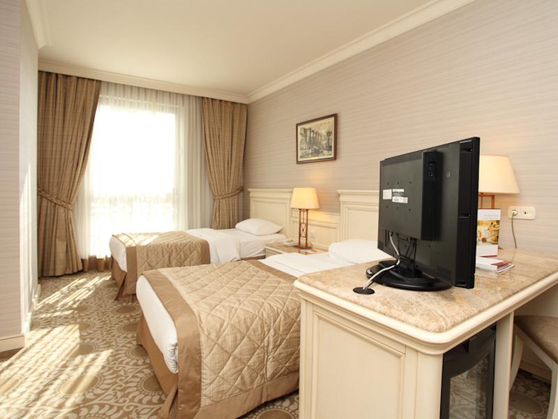 5F9E87F60D625457298265A2E84A940D