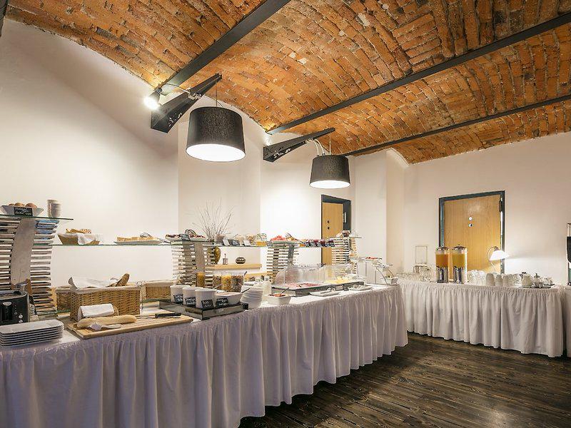 ABF077C3F77542B2B5E1F2E46D70093F