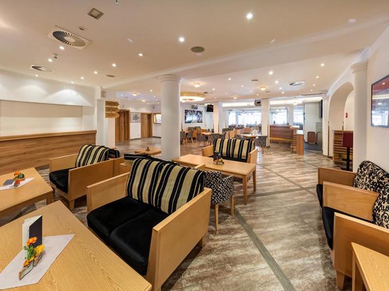 89C49CFFFC274EF417240BECFF6E492D