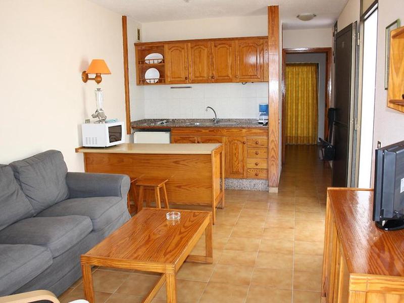 2F81CE0F19AF3ECE4DA5C4B639110A6C