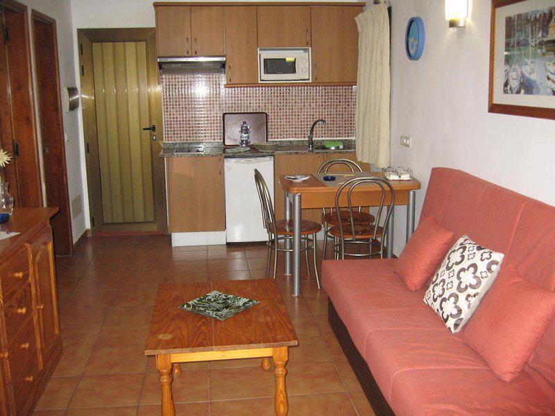 E99F4CE57914A93B8BFBE855AA00D371