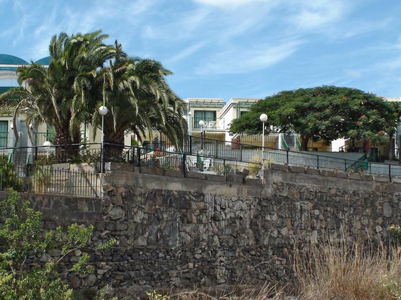 238E28F388ABBD9DB6694B76B1EAE4E2