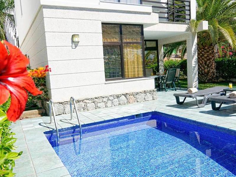 ED4930A10964A9228E0D7B60707D869F