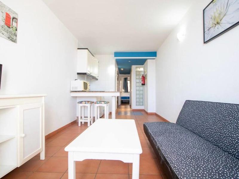 9F7FC6821D3DBCA51AA6B2898BB586C5