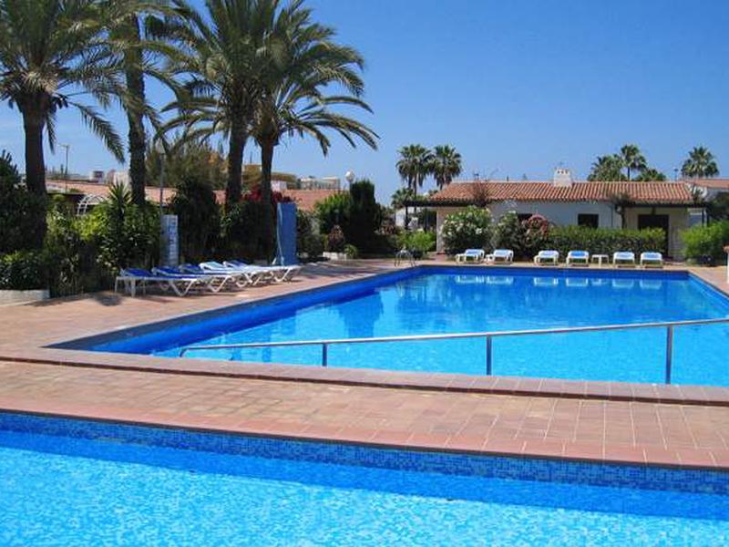 844E9F3A2652C56ECB2AF445FEBA4AB6