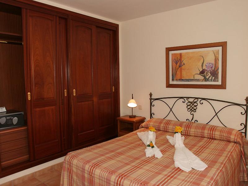 2C3AEA9267C78F98A85FA13580E63427