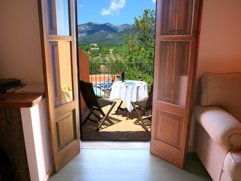 F19AA22407C2032A8D18A8DF3D15475C