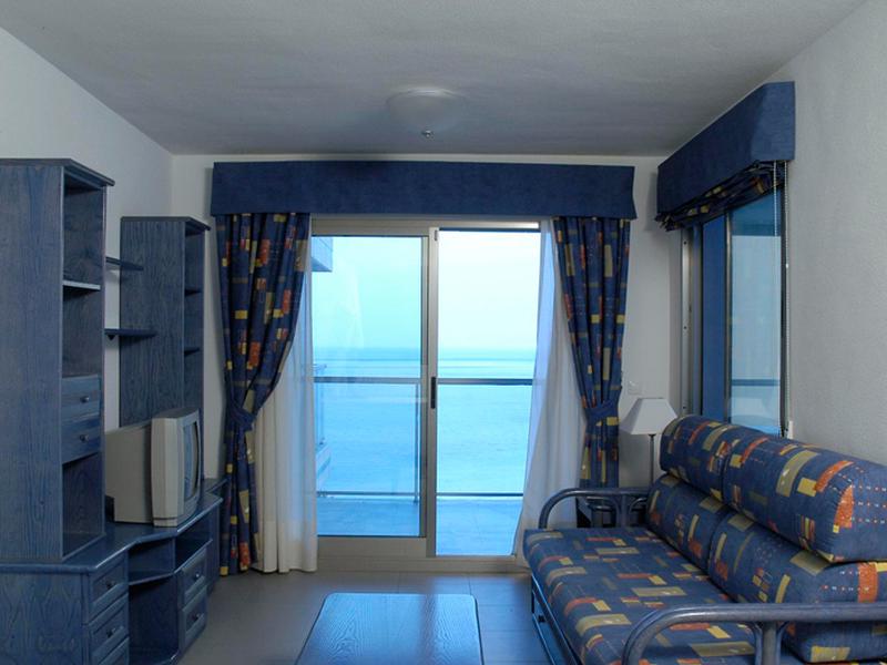 A0986D752EBA15FF62C9D39148F75C11