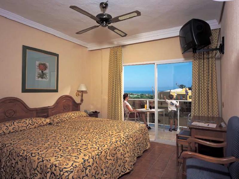 6AEF570C37447245B48978EDC310239A