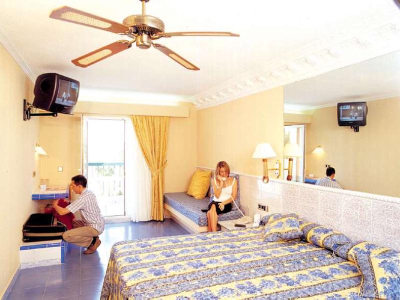 D8BC06076F9B942EB9BF85F8D0FEC423