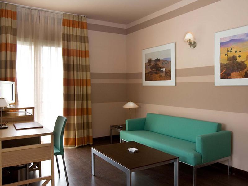 33B3AFE35D65C6D893CEF625803A7685