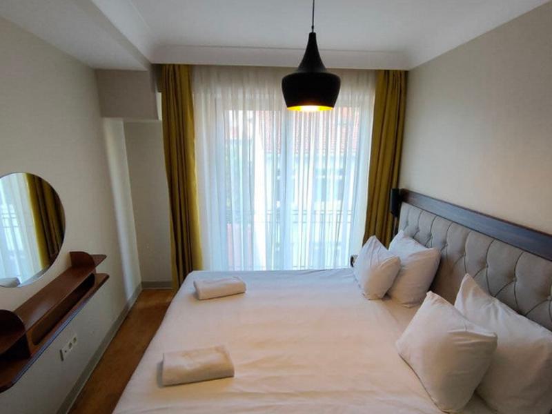 CE7E289A3845BBF0A5CB1139D8A87053