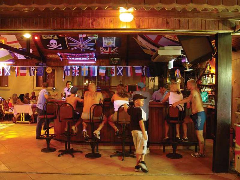 52CE60C29AAEBA8220D07F20E5F9B32B