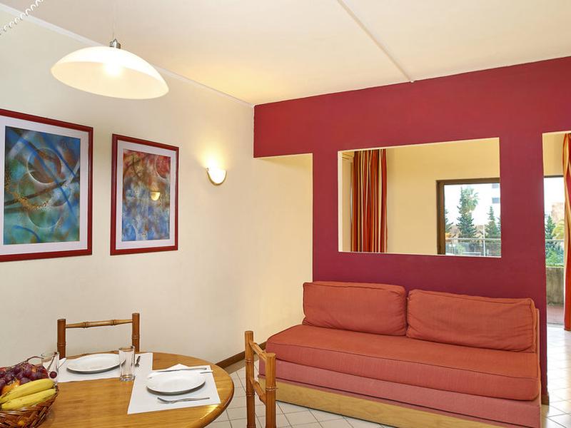 4FCBE220174A8F6D77DAAB4EF5B9A922