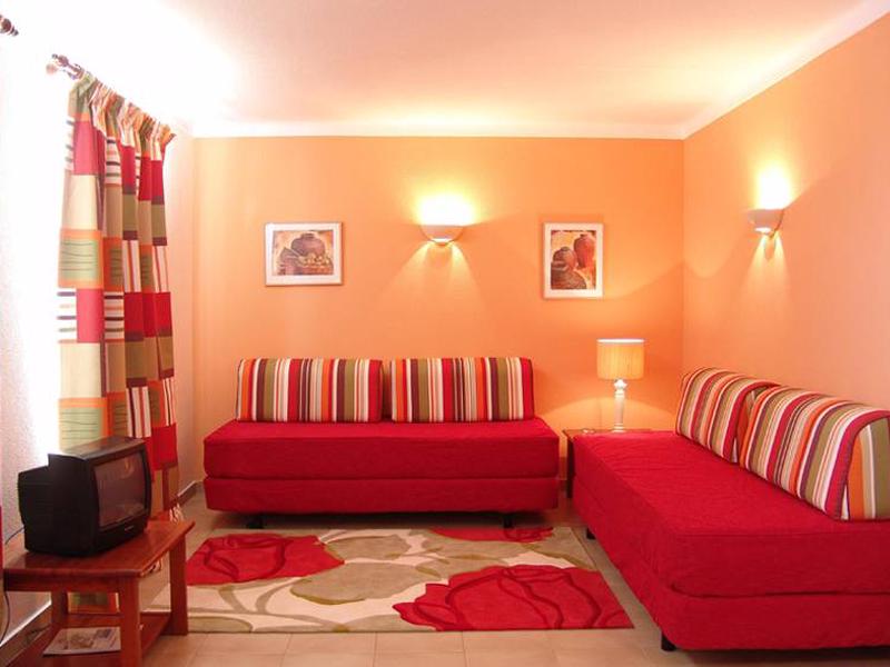 FF654F6196E541387A7CF4D3BC9318D4