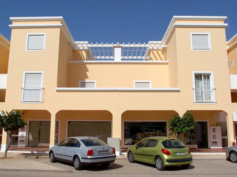 33528509005D611102AB132427D90AE2