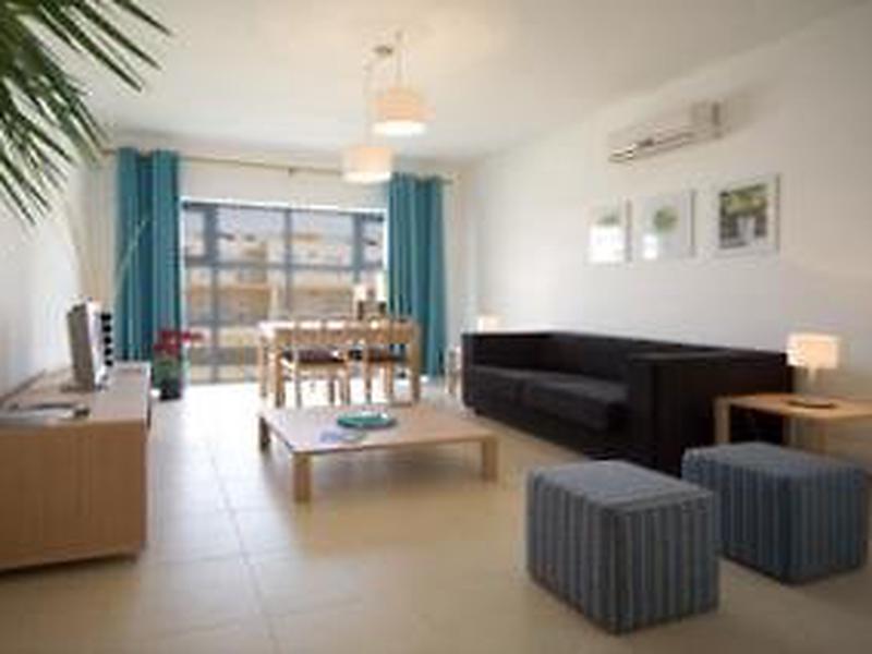 0DBC2E101B3F7D6E37C2A05377ADE6E0