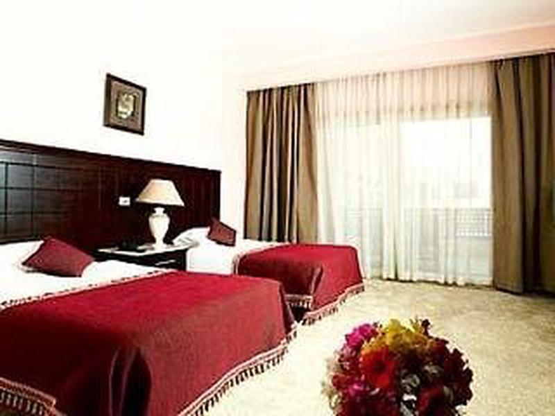 01EB94EB7C046E486035D20747C1800C