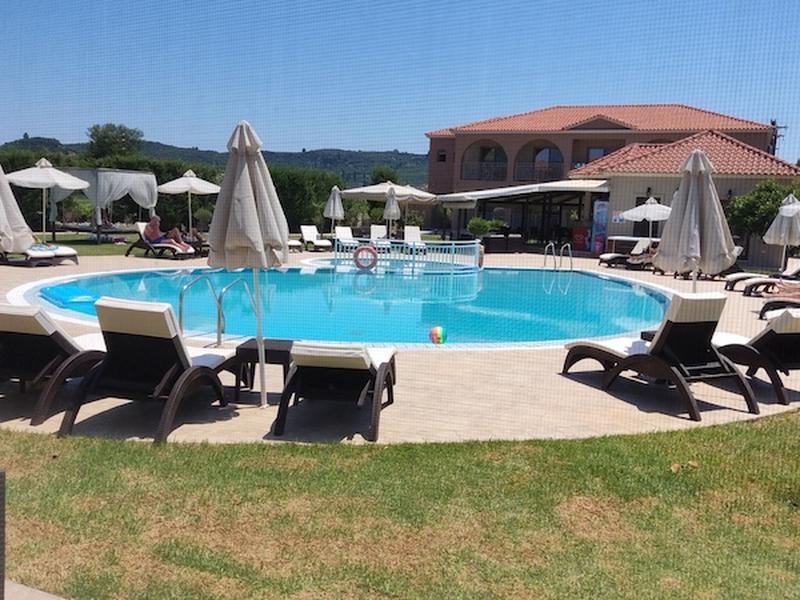 81AD823088DF0B2AE9519A33FCC3CAAD