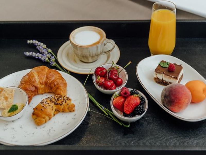 69F2B0E7E2F0A4869598CBA268475D52