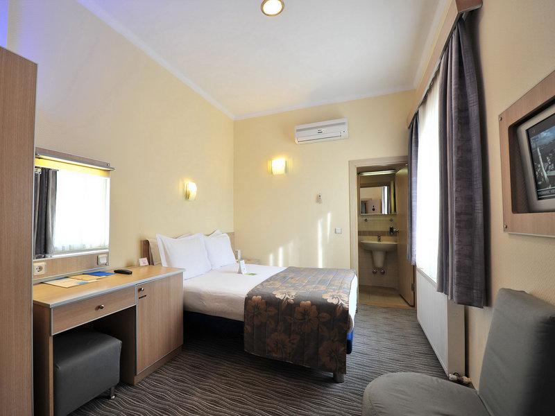 67E568C1984A80228A6591094E50B06C