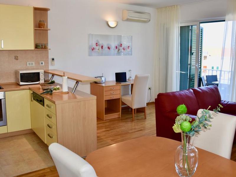 FA2EFB99F0D22063D10FE8B1BEA98257