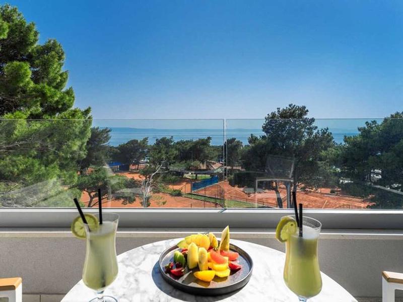 ECC047639AB4AC22C8AD06A567922C2C