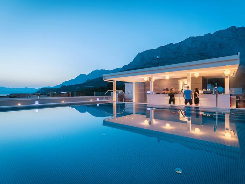 0498F093002CEB2FFEFF232BE3263413