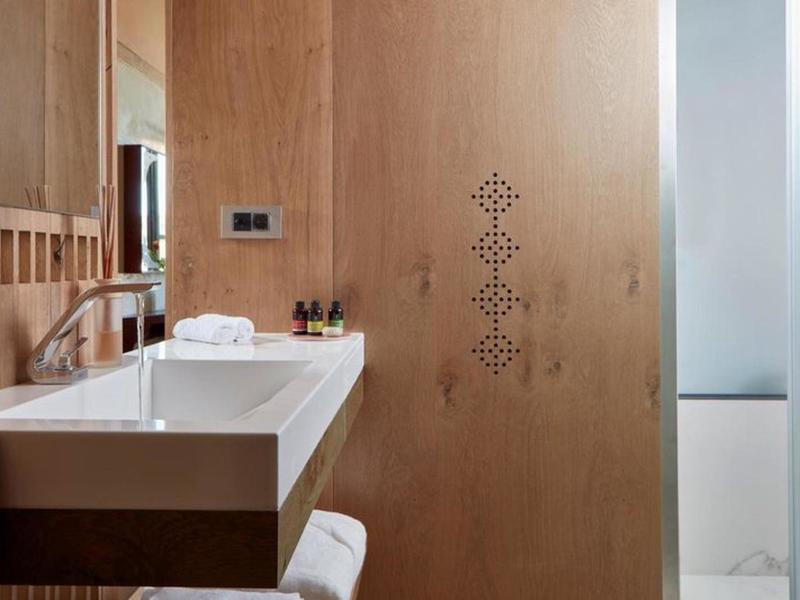 D97C2868ECB5EEDD18BC8203A61F09D0