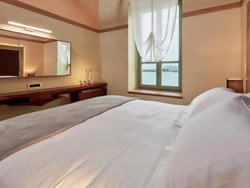 96F49BF82E62B2910D09BC253718F6CB