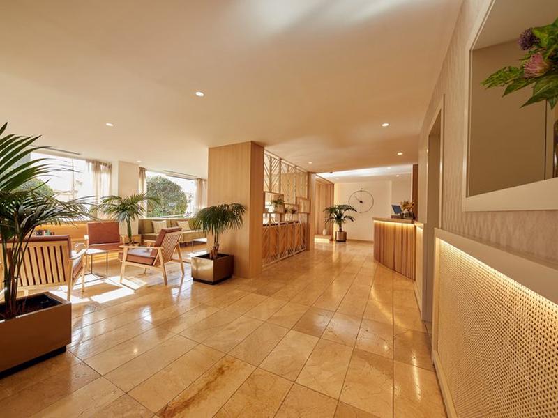 B8AD462A74EFD4BDF030FD9A682E98B9