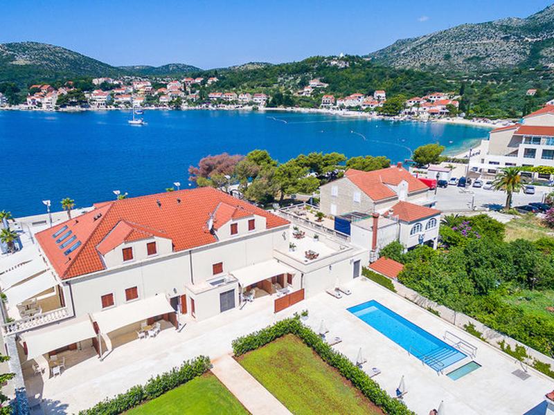 71F60178AE39FFF416CEBB28657E7B03