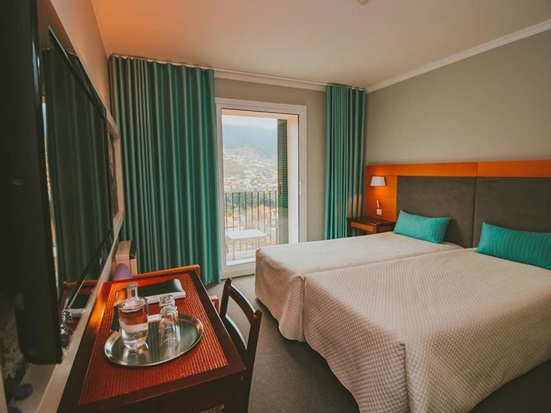 558180EC7AF565920B6B8829C99D144A