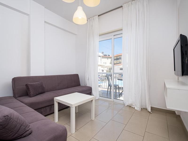 DB1606B4E8EF916630E065F5CE35F9D9