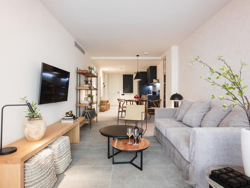 16F8F51819421DB87DE93C591C556BB7