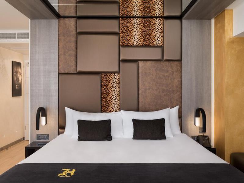 EB5FC5FF9077D4CB3A8E965F38AD46BC