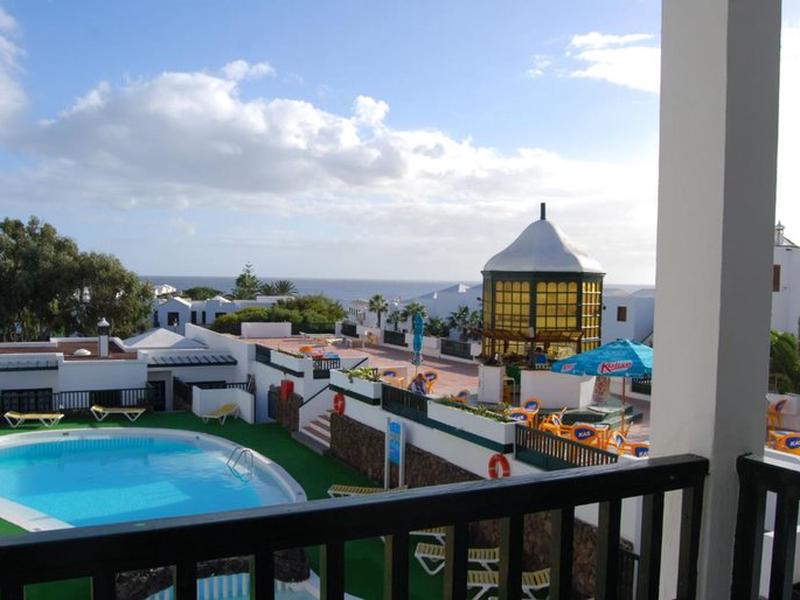 EAC5C25BD1F9D786657429CD3B8A2E3D