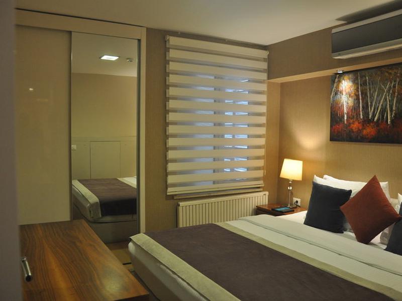 38E45C7EE5921B2ACF183C497CED579B